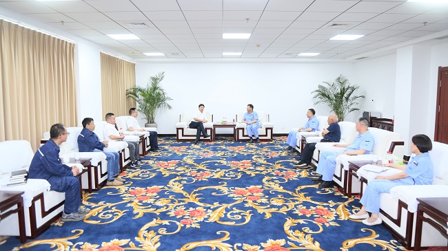 中電建河南工程有限公司黨委書記、董事長劉長龍一行到萬基控股集團(tuán)交流訪談